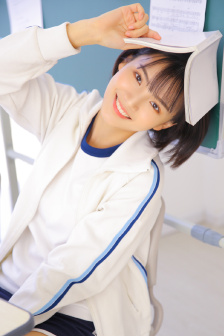 美女把尿口扒开灌牛奶